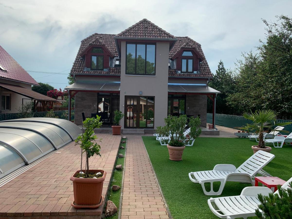 Mediterán Fedett Medencés Apartmanház Szántód Exterior foto