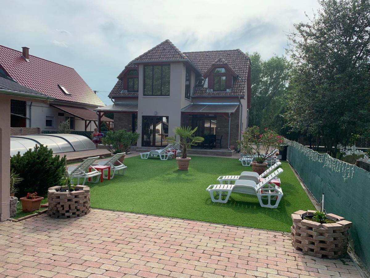 Mediterán Fedett Medencés Apartmanház Szántód Exterior foto