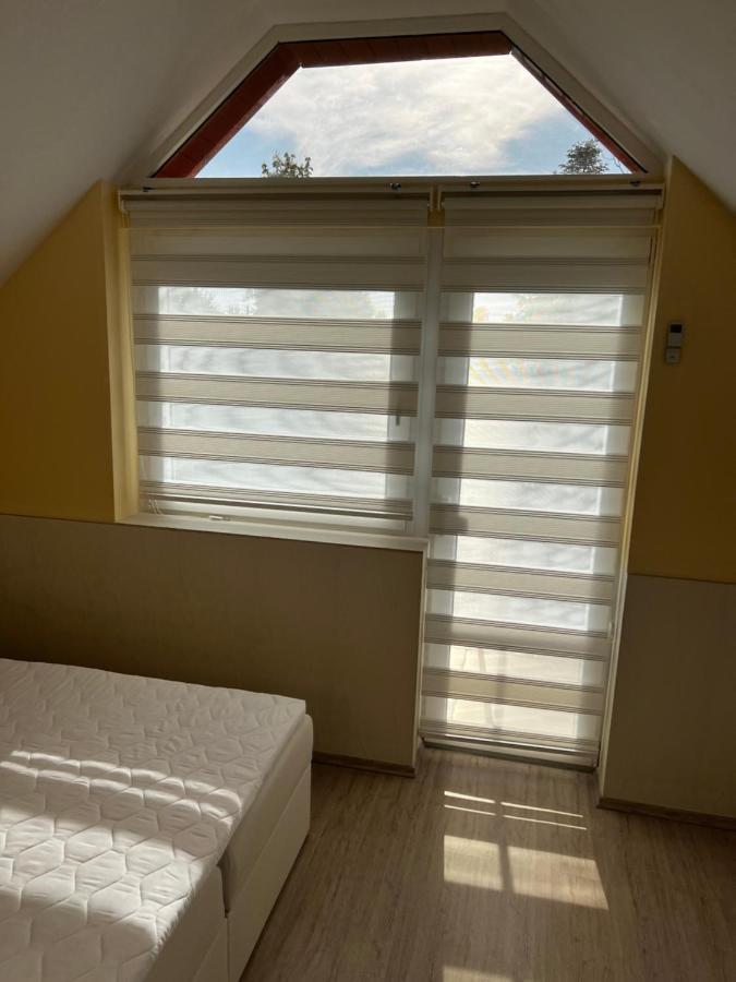 Mediterán Fedett Medencés Apartmanház Szántód Exterior foto