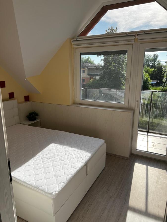 Mediterán Fedett Medencés Apartmanház Szántód Exterior foto