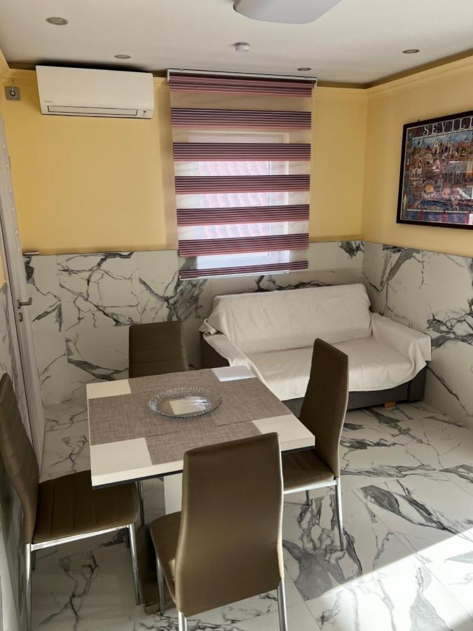 Mediterán Fedett Medencés Apartmanház Szántód Exterior foto