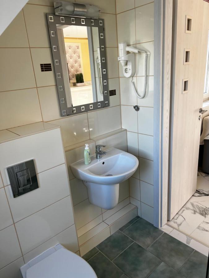 Mediterán Fedett Medencés Apartmanház Szántód Exterior foto