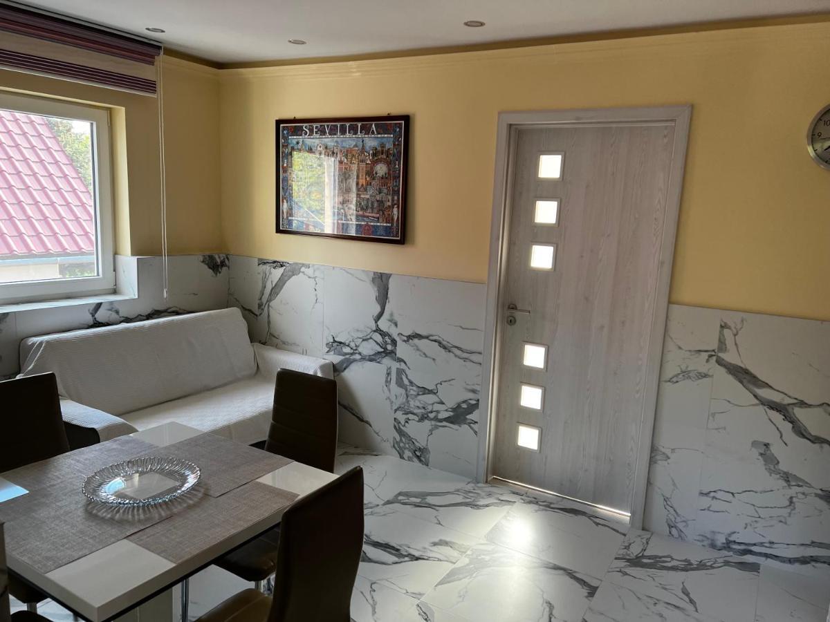 Mediterán Fedett Medencés Apartmanház Szántód Exterior foto
