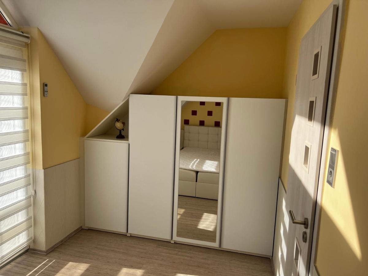 Mediterán Fedett Medencés Apartmanház Szántód Exterior foto