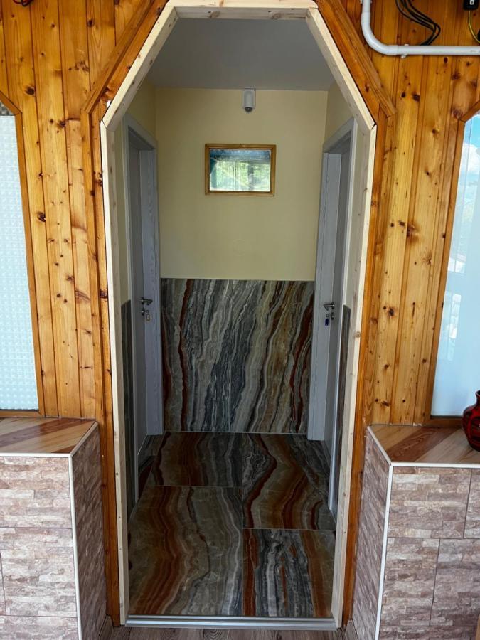 Mediterán Fedett Medencés Apartmanház Szántód Exterior foto