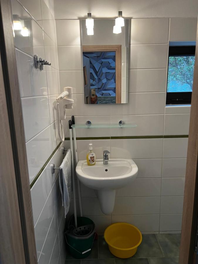 Mediterán Fedett Medencés Apartmanház Szántód Exterior foto