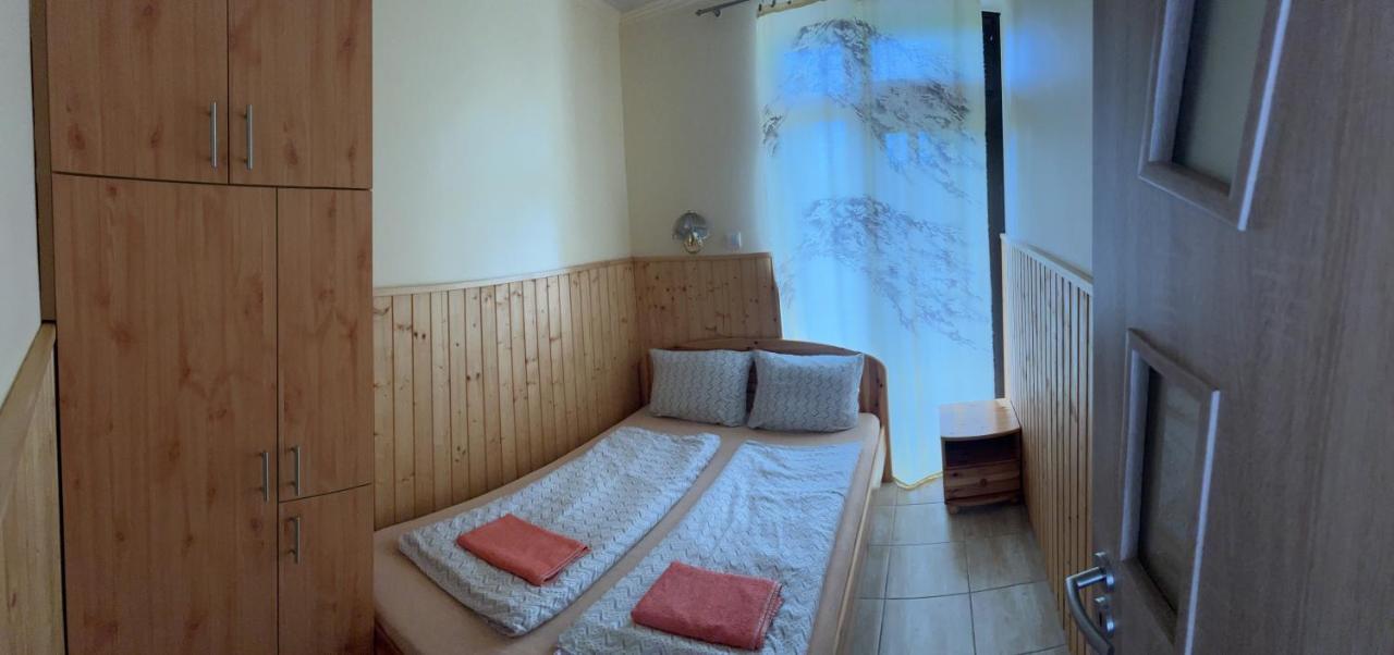 Mediterán Fedett Medencés Apartmanház Szántód Exterior foto