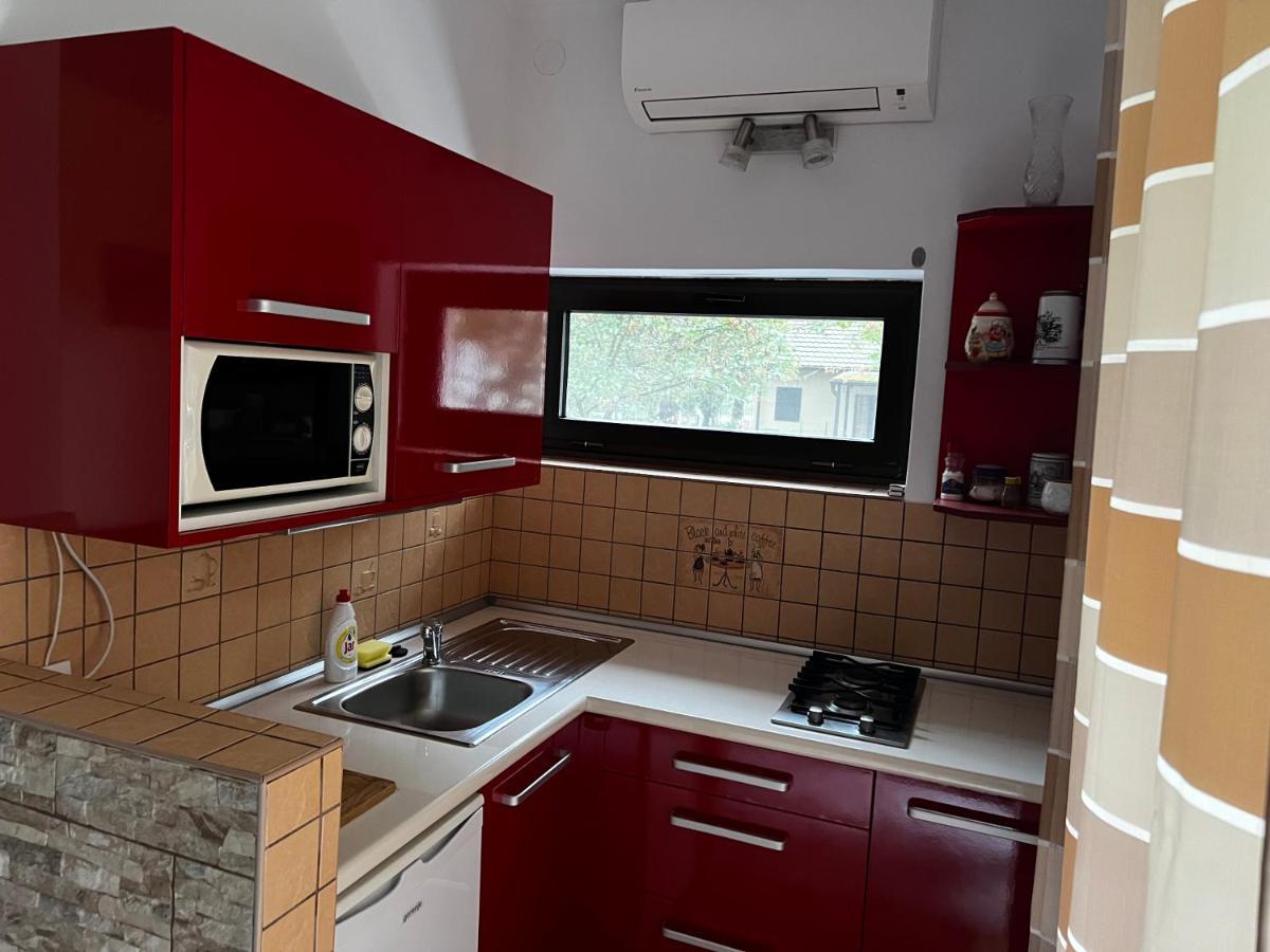 Mediterán Fedett Medencés Apartmanház Szántód Exterior foto
