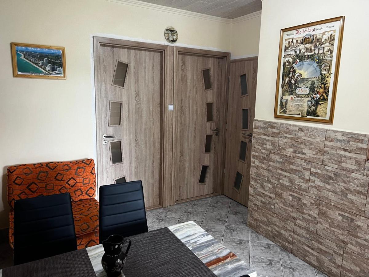 Mediterán Fedett Medencés Apartmanház Szántód Exterior foto