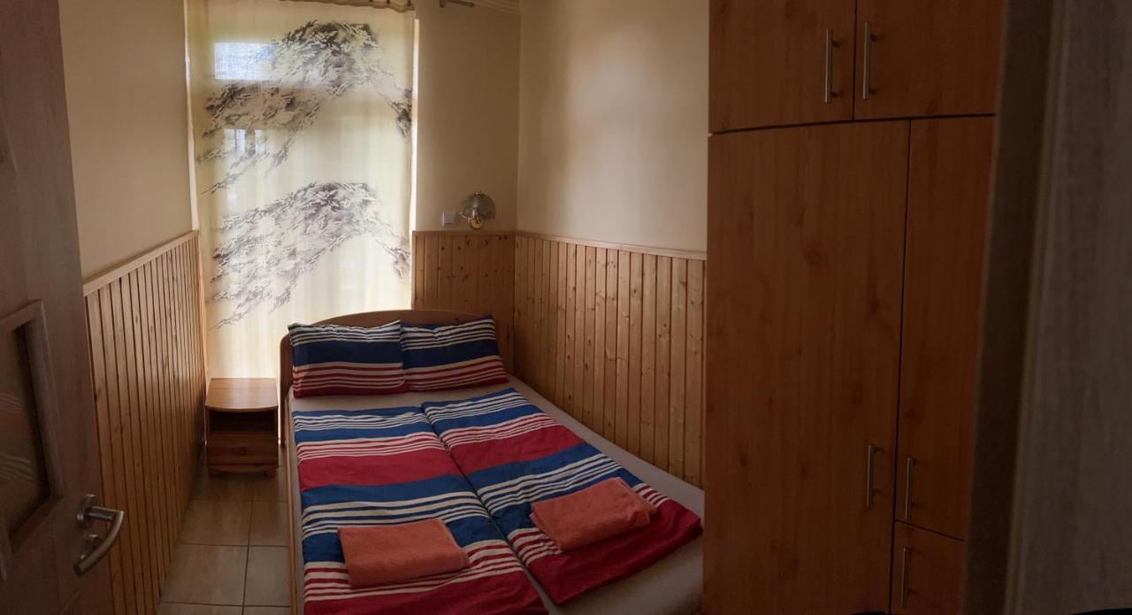 Mediterán Fedett Medencés Apartmanház Szántód Exterior foto